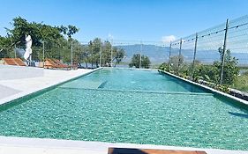Lago San Cristobal Suites